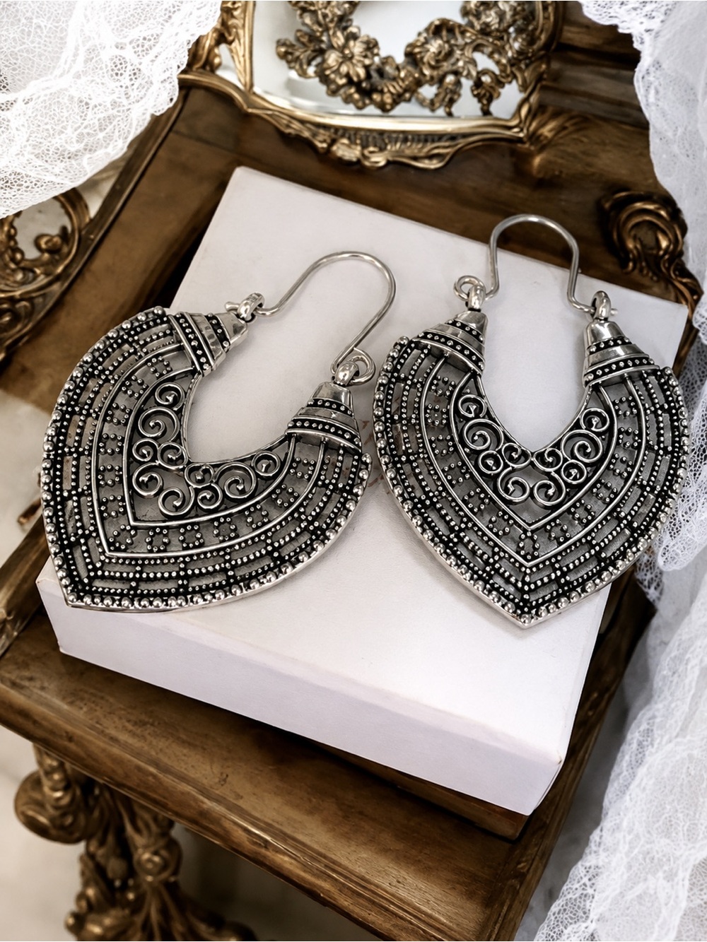 NWT Antique Silver Tone Filigree Heart Dangle Earrings Boho Statement Western